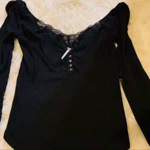 Free people long sleeve with lace on sleeves